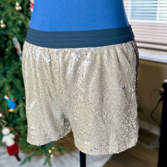 Zara Basic Metallic Gold Sequins Mini Shorts - Picture 4 of 13